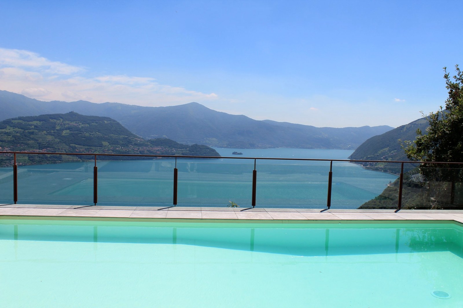 Pool di Vista Paradiso sul Lago d'Iseo